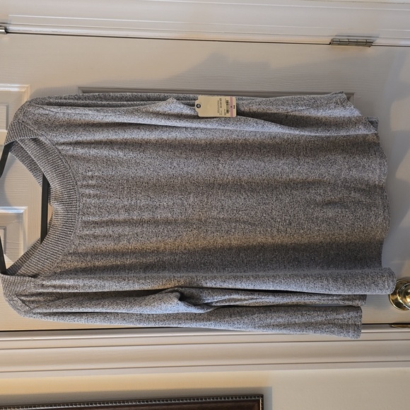 ST. JOHNS BAY WOMAN'S PLUS SIZE HEATHER GRAY LONG SLEEVES TOP SIZE 2X - Picture 2 of 14